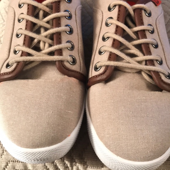 Penguin by Munsingwear  boys linen dress sneaker. - Picture 4 of 7